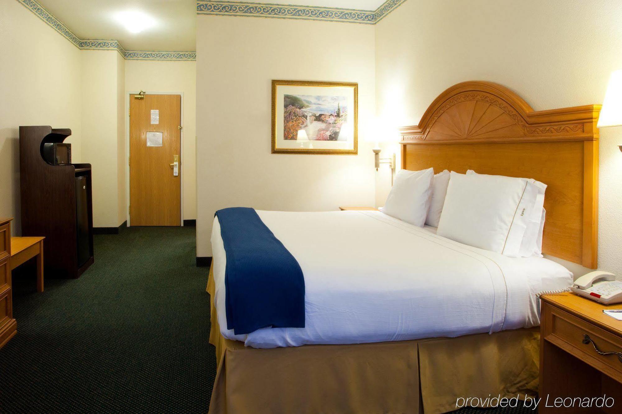 Holiday Inn Express Hotel & Suites Jacksonville-Blount Island By Ihg Rum bild
